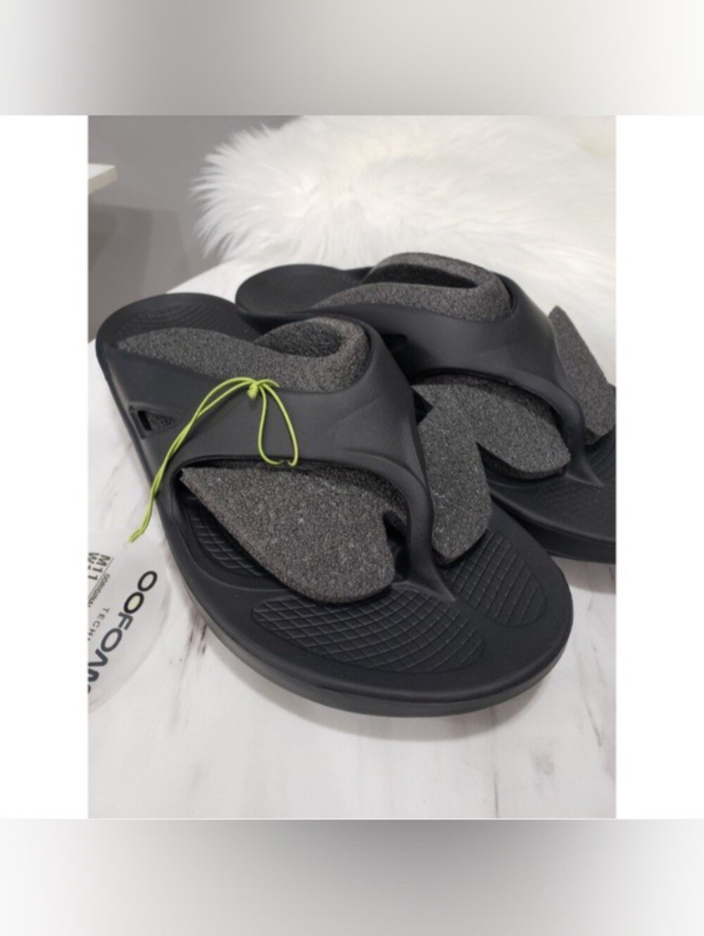 NEW MENS 11 OOFOS OOriginal Unisex Black Sandals SOLID BLACK FLIP FLOP WOMEN 13 - Picture 3 of 5